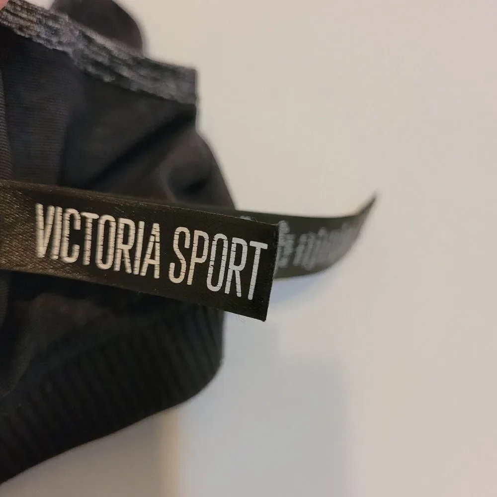Victoria's Secret Victoria Sport Size 32B Grey & Black‎ Incredible Sports Bra